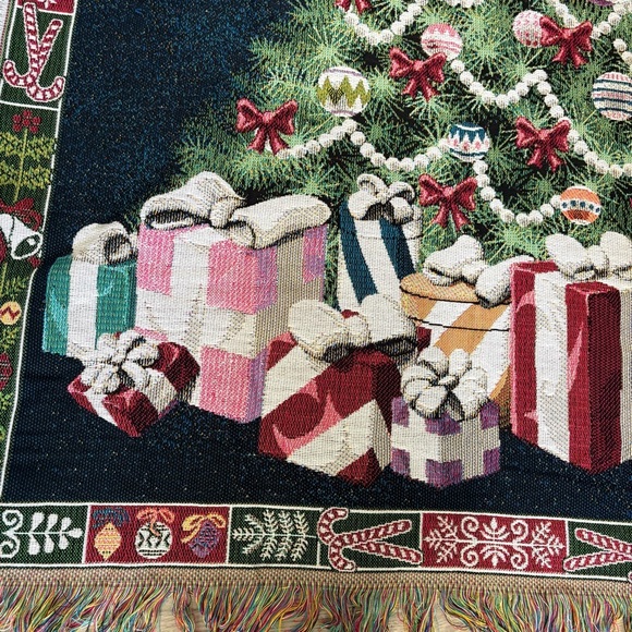 Crown Crafts Holiday Tapestry Throw Blanket Christmas Tree 49 x 58 USA Made - Picture 4 of 10